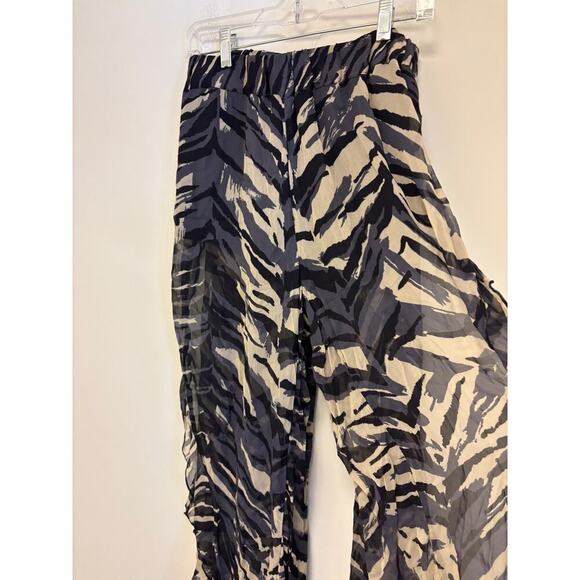 Blue Life Ruffle Culotte Pants Flowy NWT Medium - Picture 4 of 8